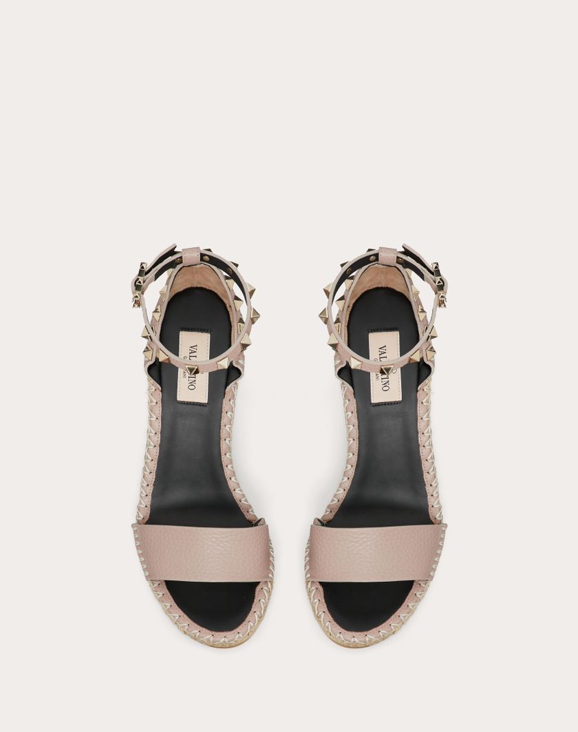 DOUBLE ROCKSTUD GRAINY CALFSKIN WEDGE SANDAL 105 MM - Image 5